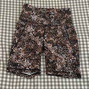 Old Navy Women's Abstract Black and Brown Bike Shorts